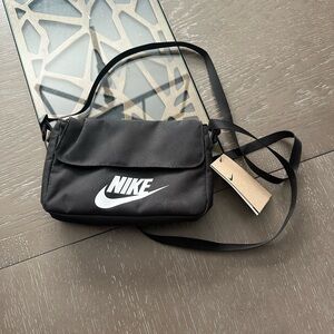 Small Nike Cross Body